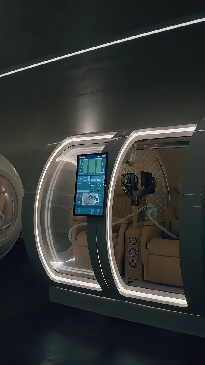 The seven-seat hyperbaric chamber at Age Back Clinic Stockholm, seen from the entrance hatch